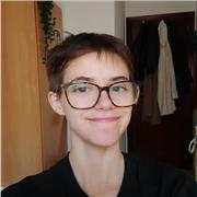 Profesora con nivel de C1 en inglés, estudiando educación.